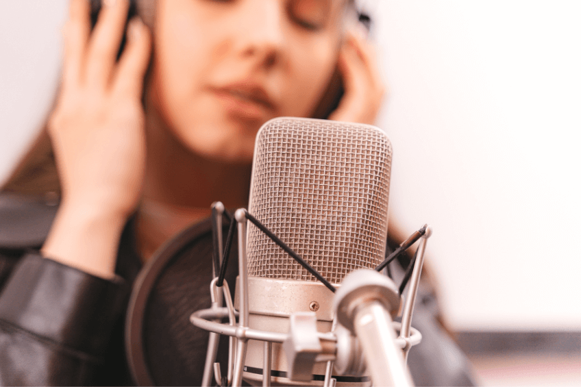 El habla y el doblaje son dos técnicas utilizadas para la traducción audiovisual, pero presentan diferencias fundamentales. Eso es lo que son. locucion y doblaje dos tecnicas diferentes para la traduccion audiovisual